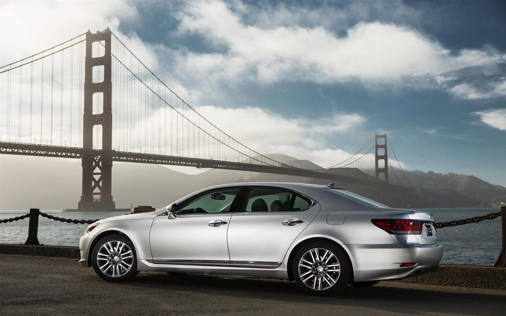 2016 Lexus LS