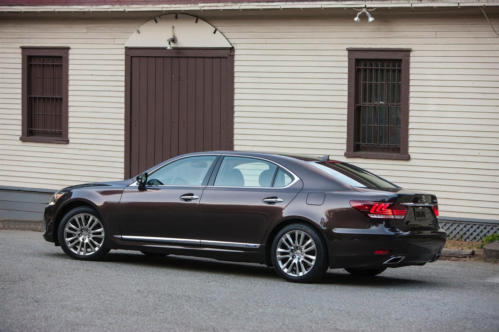 2016 Lexus LS