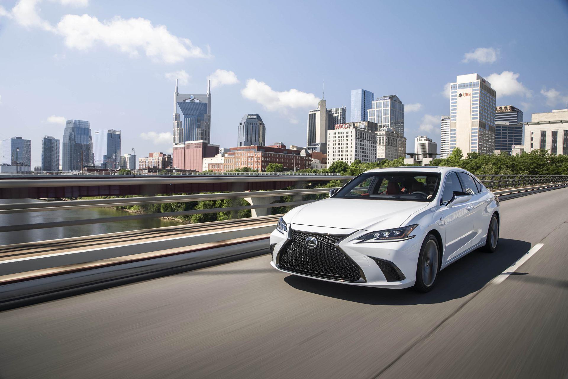 2019 Lexus ES