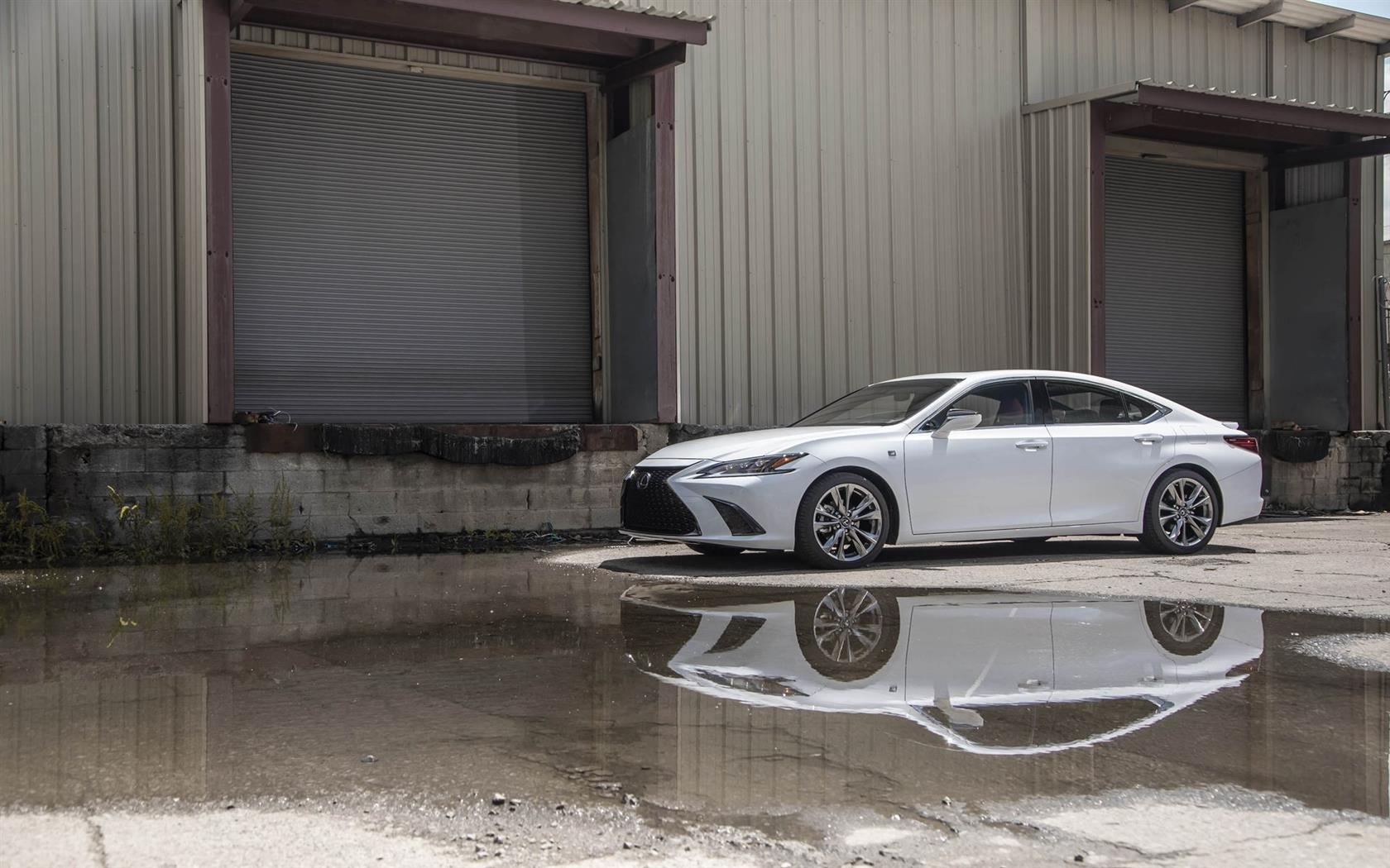 2019 Lexus ES