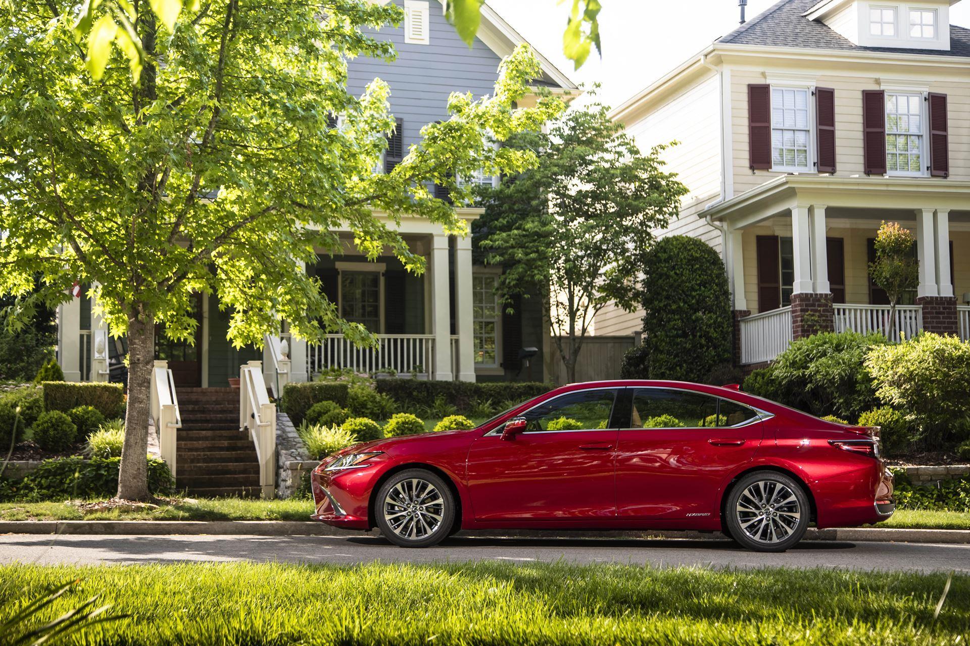 2019 Lexus ES