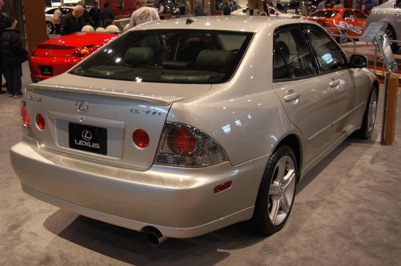 2005 Lexus IS