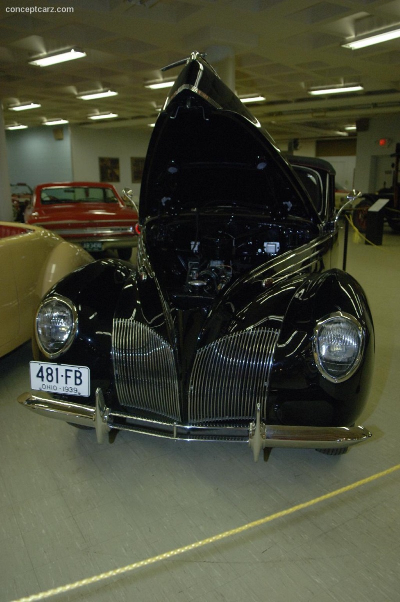 1939 Lincoln Zephyr