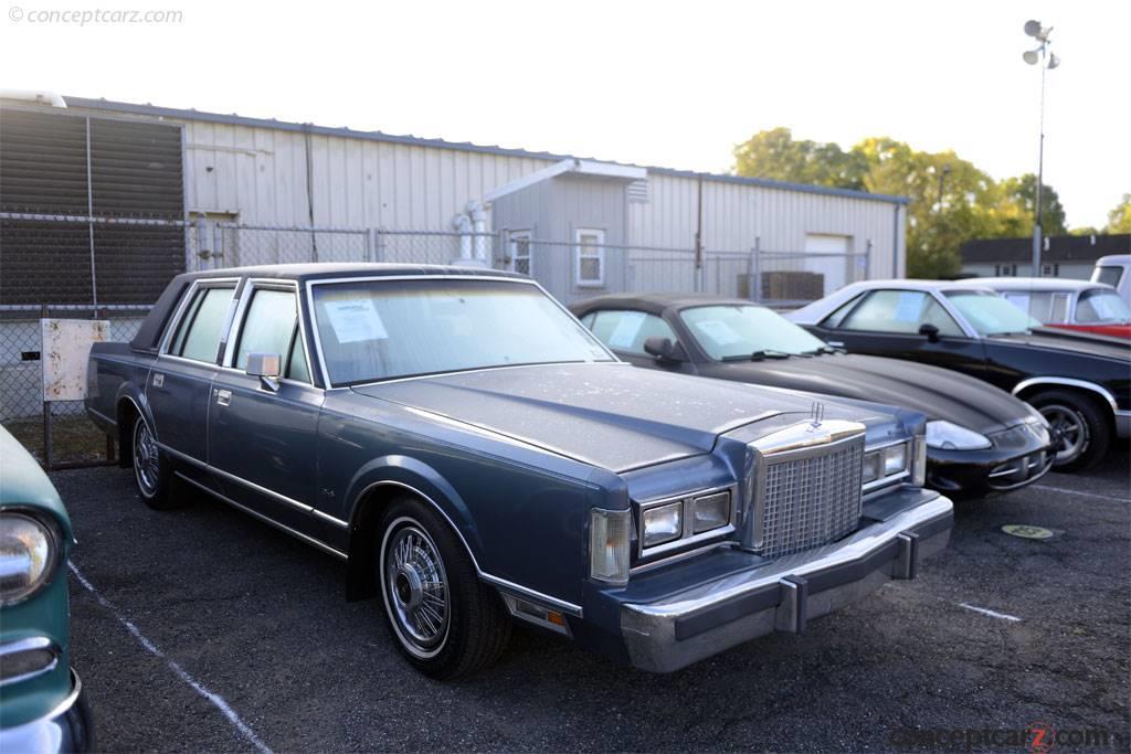 1985 Lincoln Town Car Image. Chassis number 1LNBP96F9FY754668. Photo 6 of 6