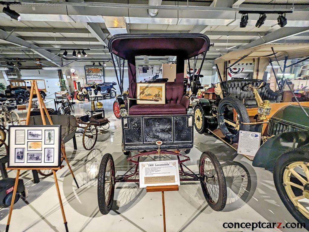 1900 Locomobile Steam background image