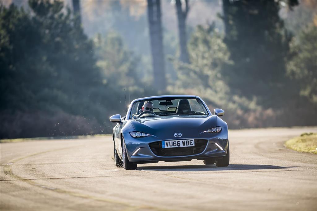 2017 Mazda MX-5 Miata Arctic