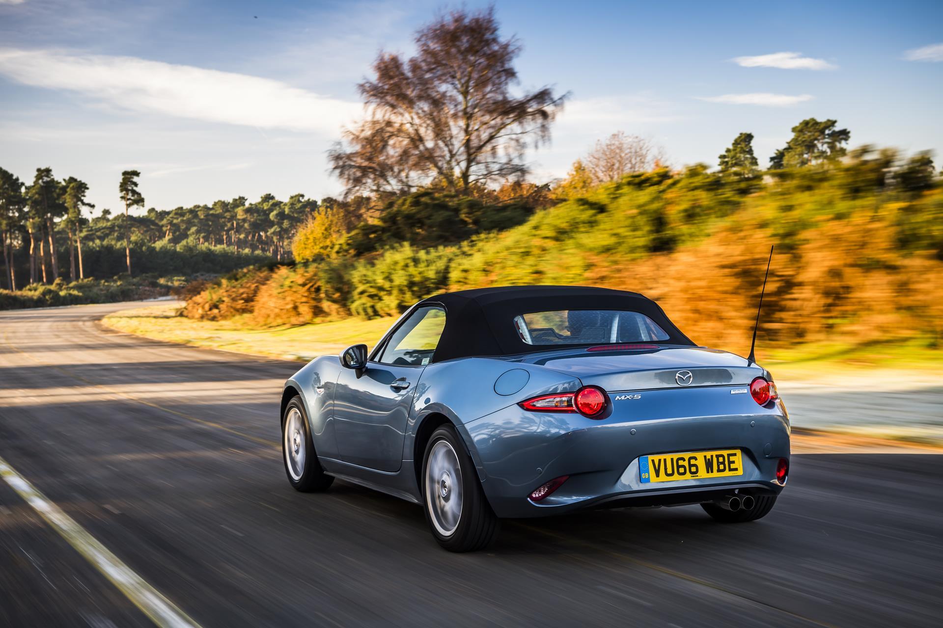 2017 Mazda MX-5 Miata Arctic