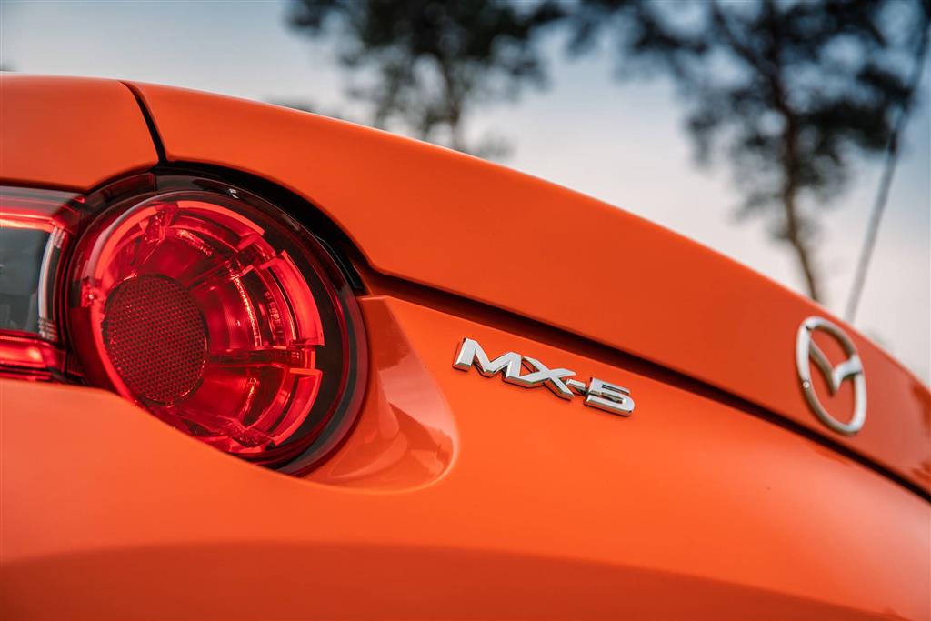2019 Mazda MX-5 Miata 30th Anniversary Edition