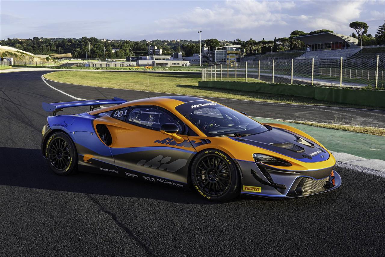 2022 McLaren Artura GT4