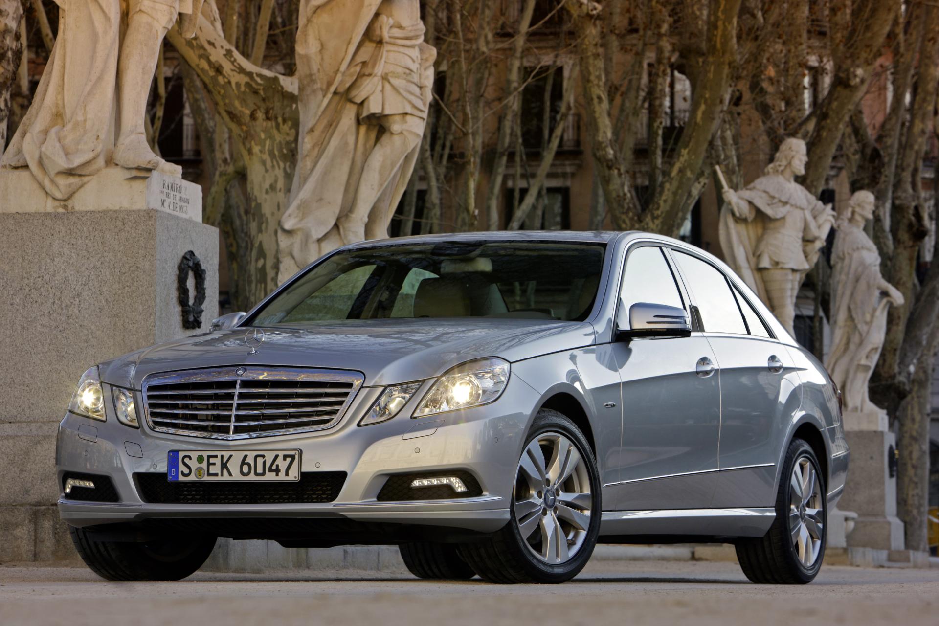 Автомобили е 1. Mercedes e350 2022. Мерседес h1. Мерседес с 600 2012 поколение. Машина е 625.