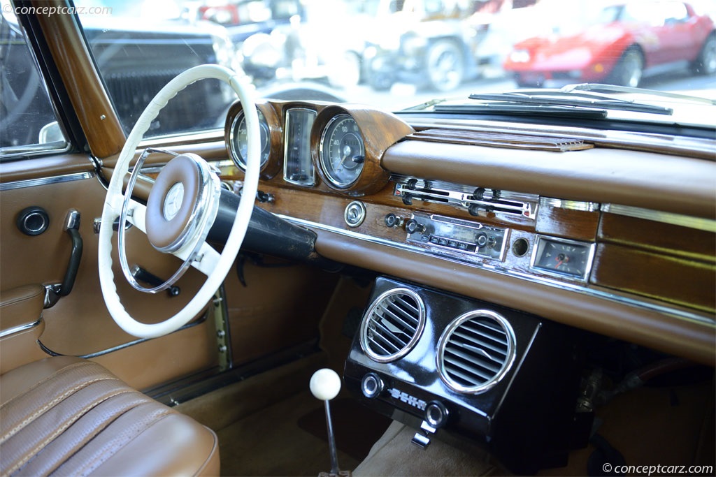 1965 Mercedes-Benz 220 Series