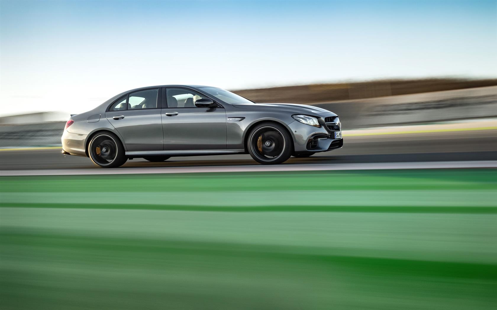 2017 Mercedes-Benz AMG E63