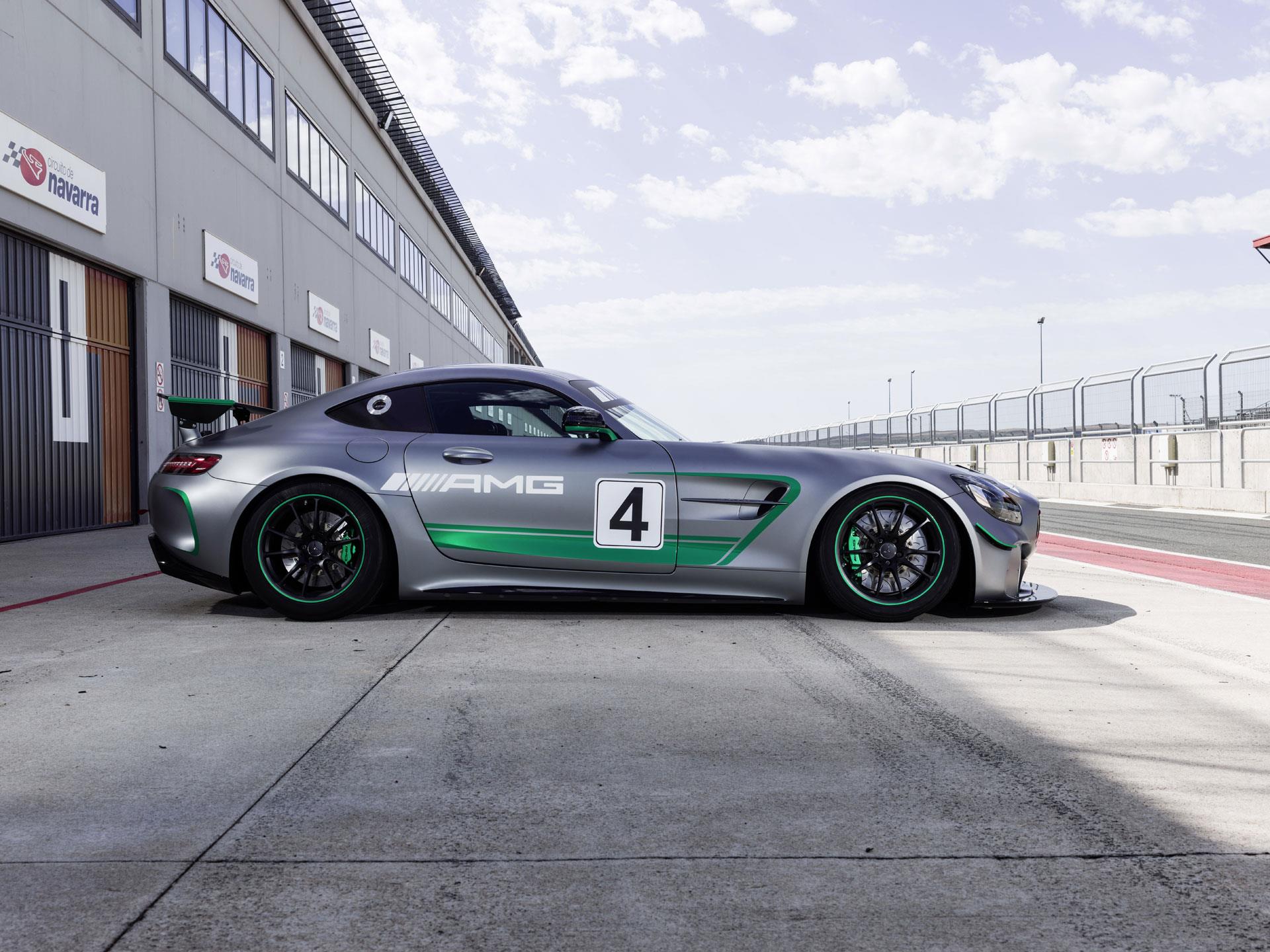 2017 Mercedes-Benz AMG GT4