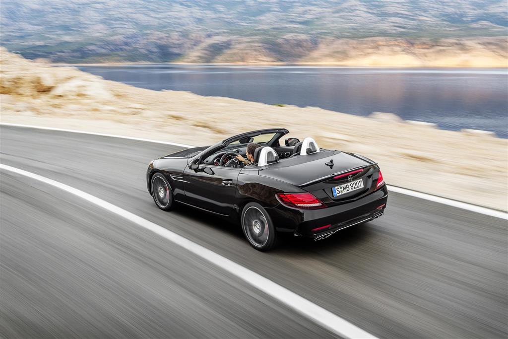 2017 Mercedes-Benz AMG SLC43