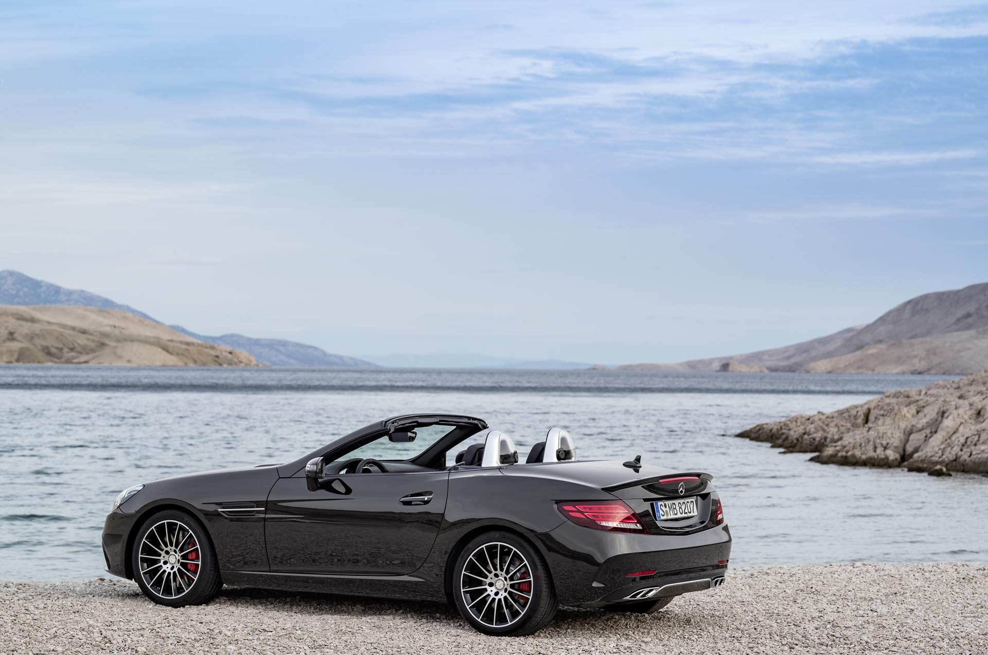 2017 Mercedes-Benz AMG SLC43