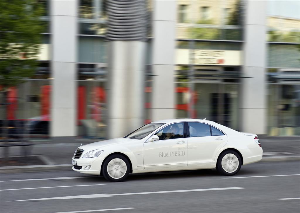 2010 Mercedes-Benz S400 BlueHYBRID