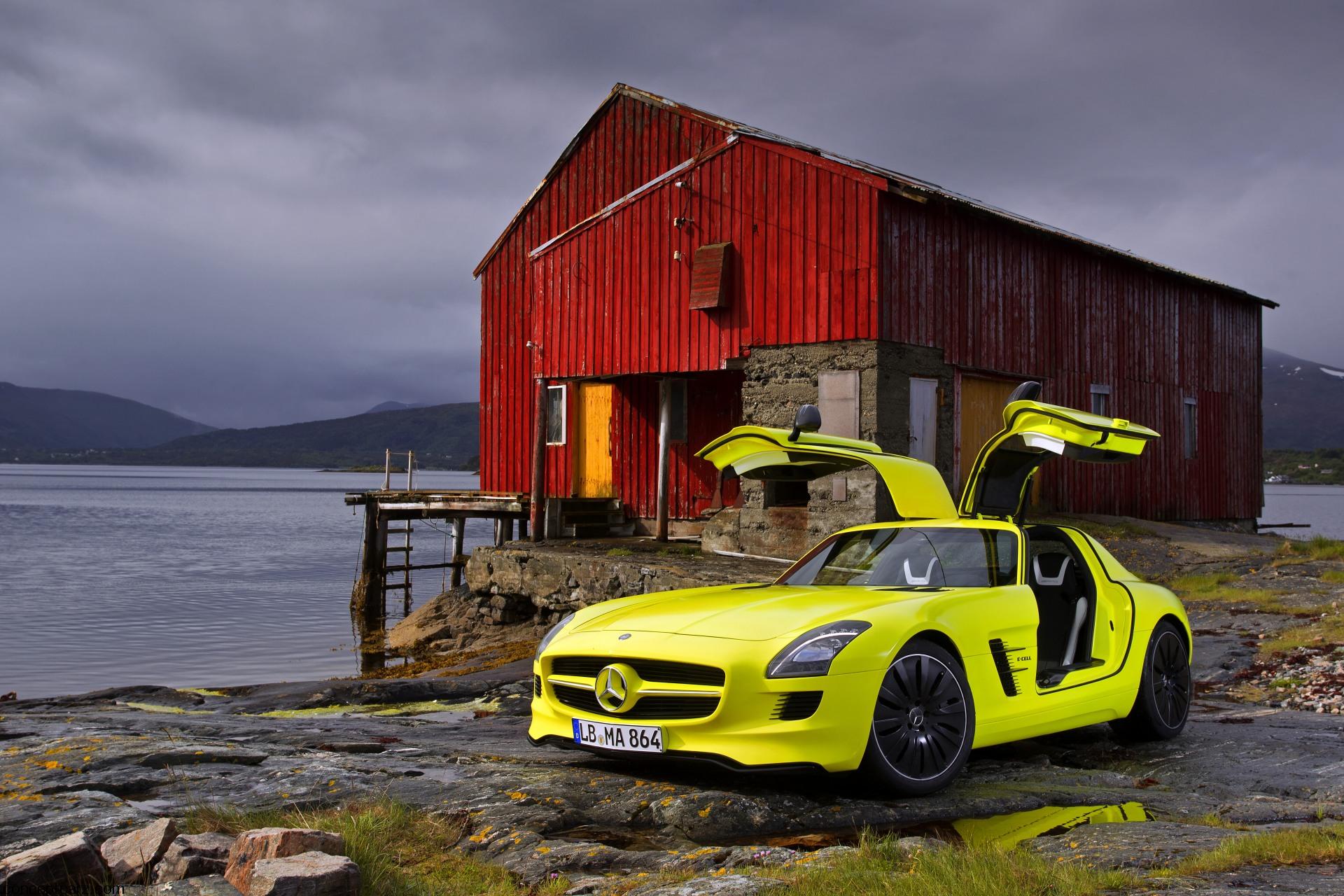 желтый автомобиль Mercedes-Benz SLS AMG E-Cell бесплатно