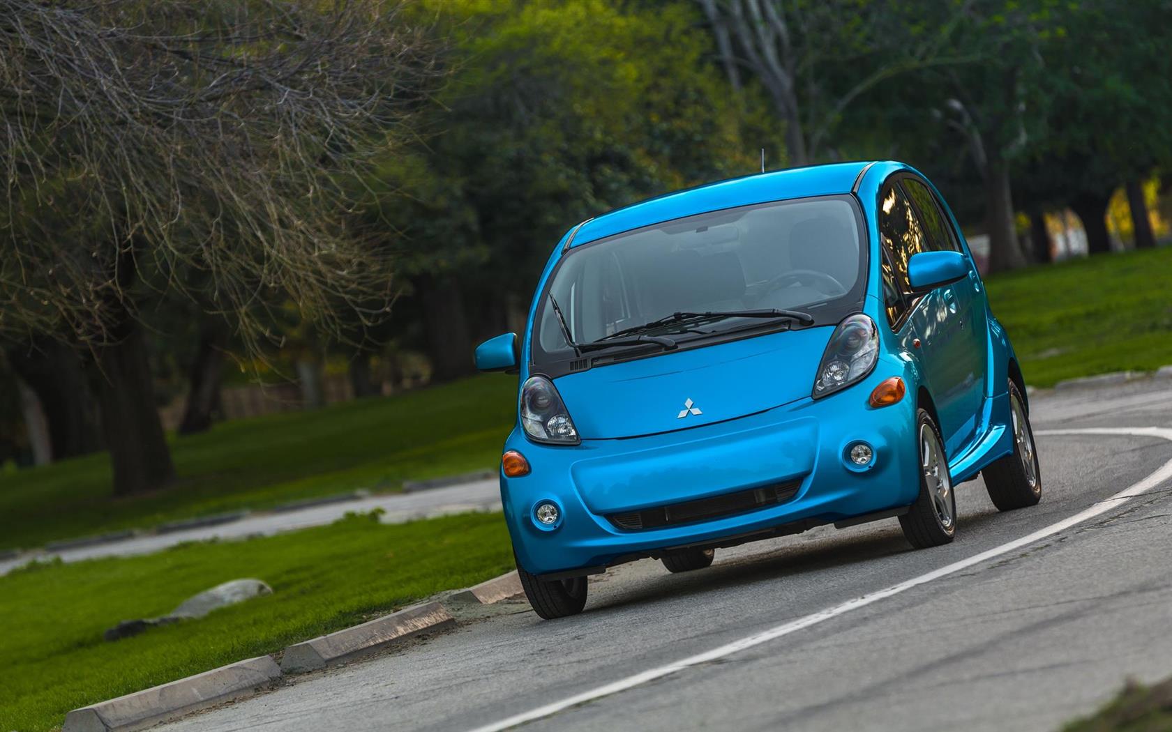 2016 Mitsubishi i-MiEV