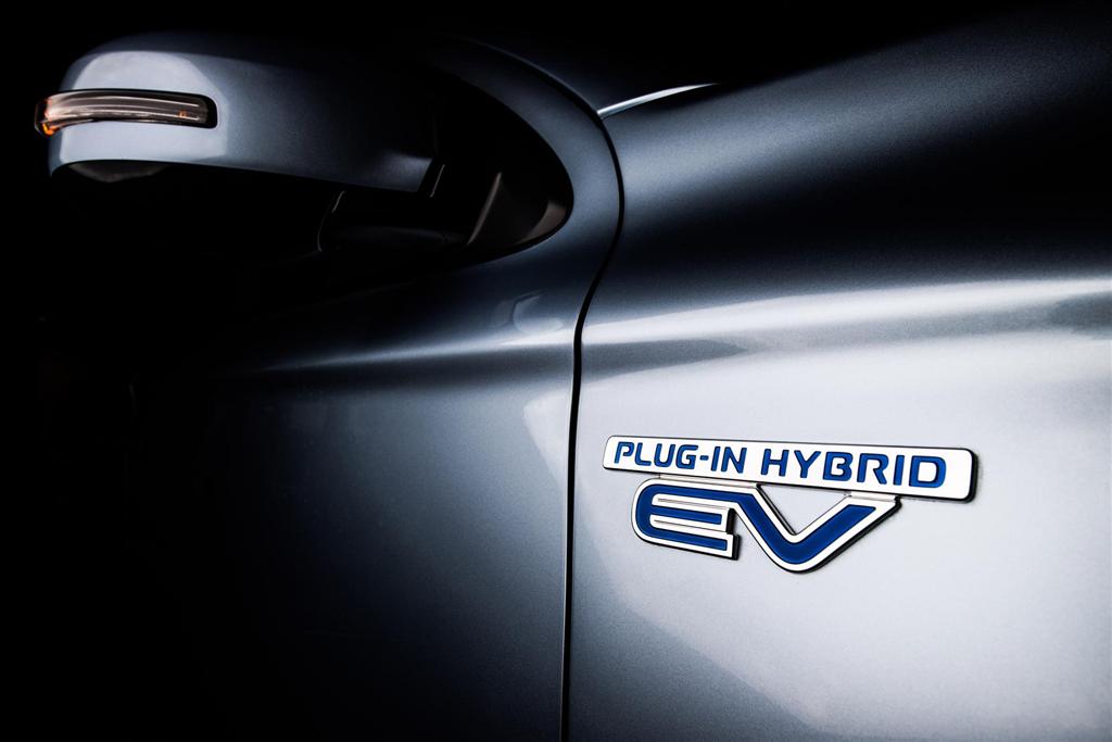 2014 Mitsubishi Outlander PHEV