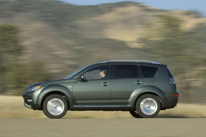 2008 Mitsubishi Outlander News and Information