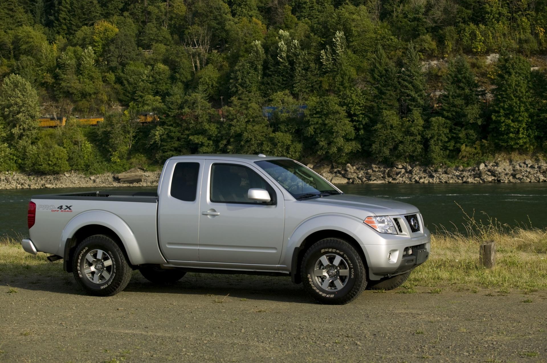 2011 Nissan Frontier Truck_Image 01