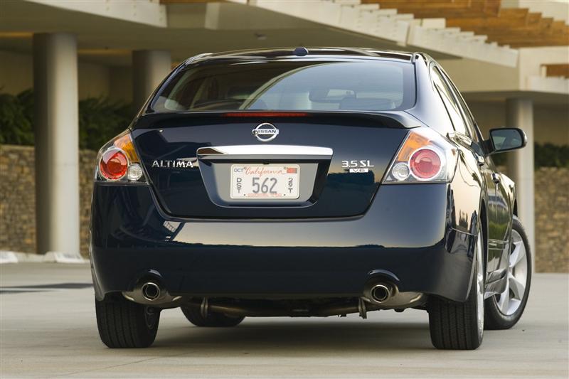 2008 nissan altima features