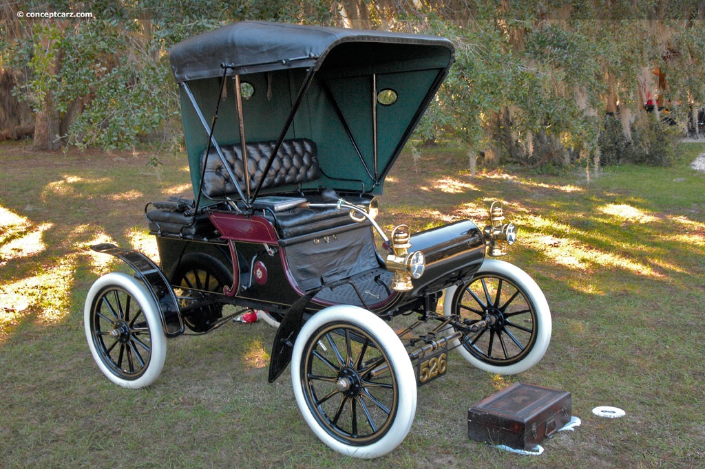1903 Oldsmobile Model R Curved Dash background image