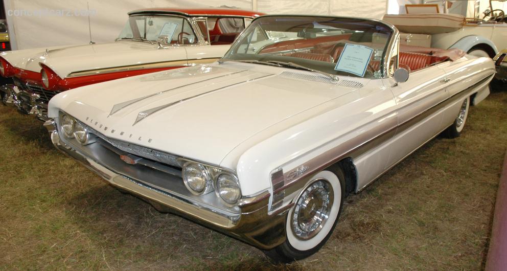 1961 Oldsmobile Starfire