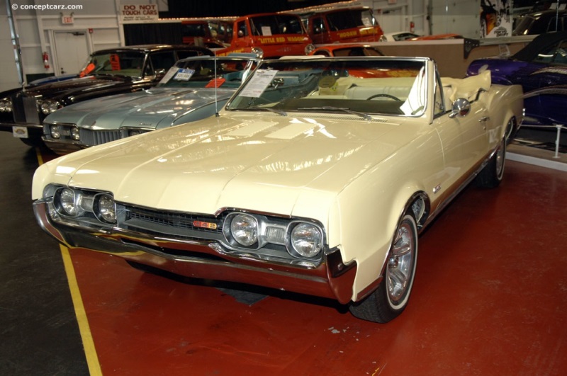 1967 Oldsmobile Cutlass Supreme vehicle information
