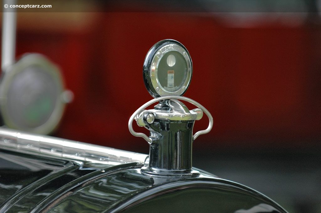 1915 Packard 1-35