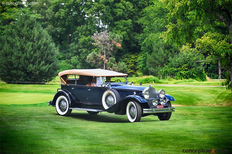 1930 Packard Series 745 Deluxe Eight vehicle information