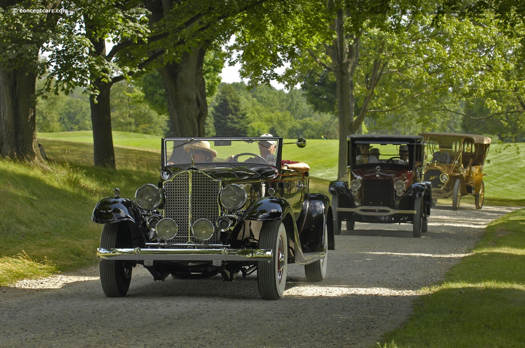 1933 Packard 1004 Super Eight