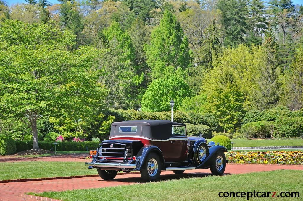 1933 Packard 1004 Super Eight