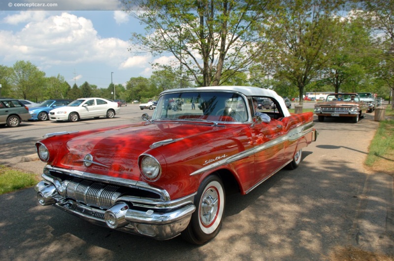 1957 Pontiac Star Chief