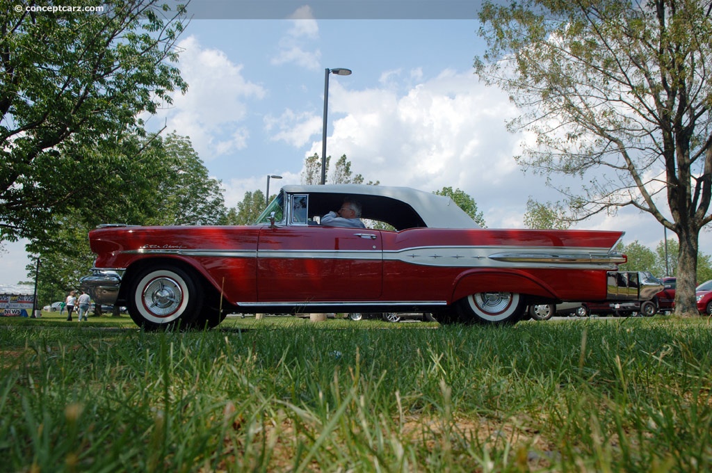 1957 Pontiac Star Chief