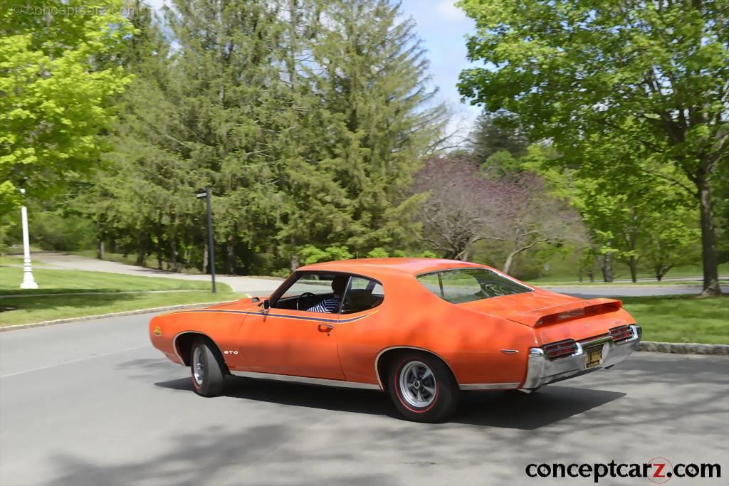 1969 Pontiac GTO background image