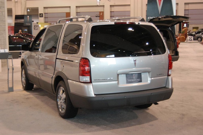 pontiac minivan 2005