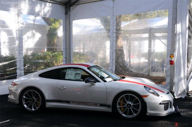 2016 Porsche 911 R vehicle information