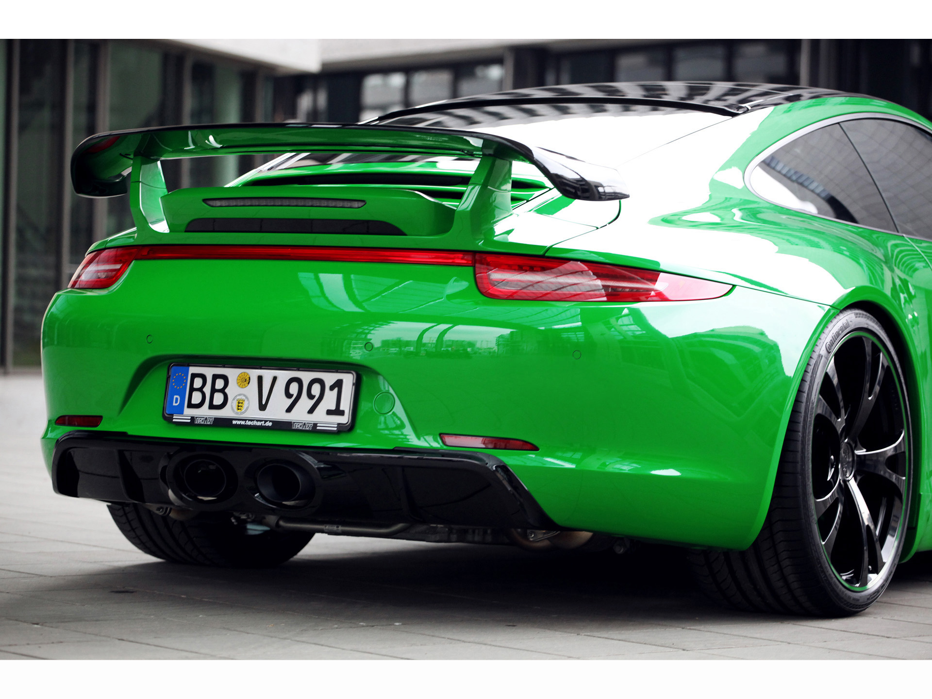 спортивный автомобиль зеленый porsche 911 carrera 4s без смс