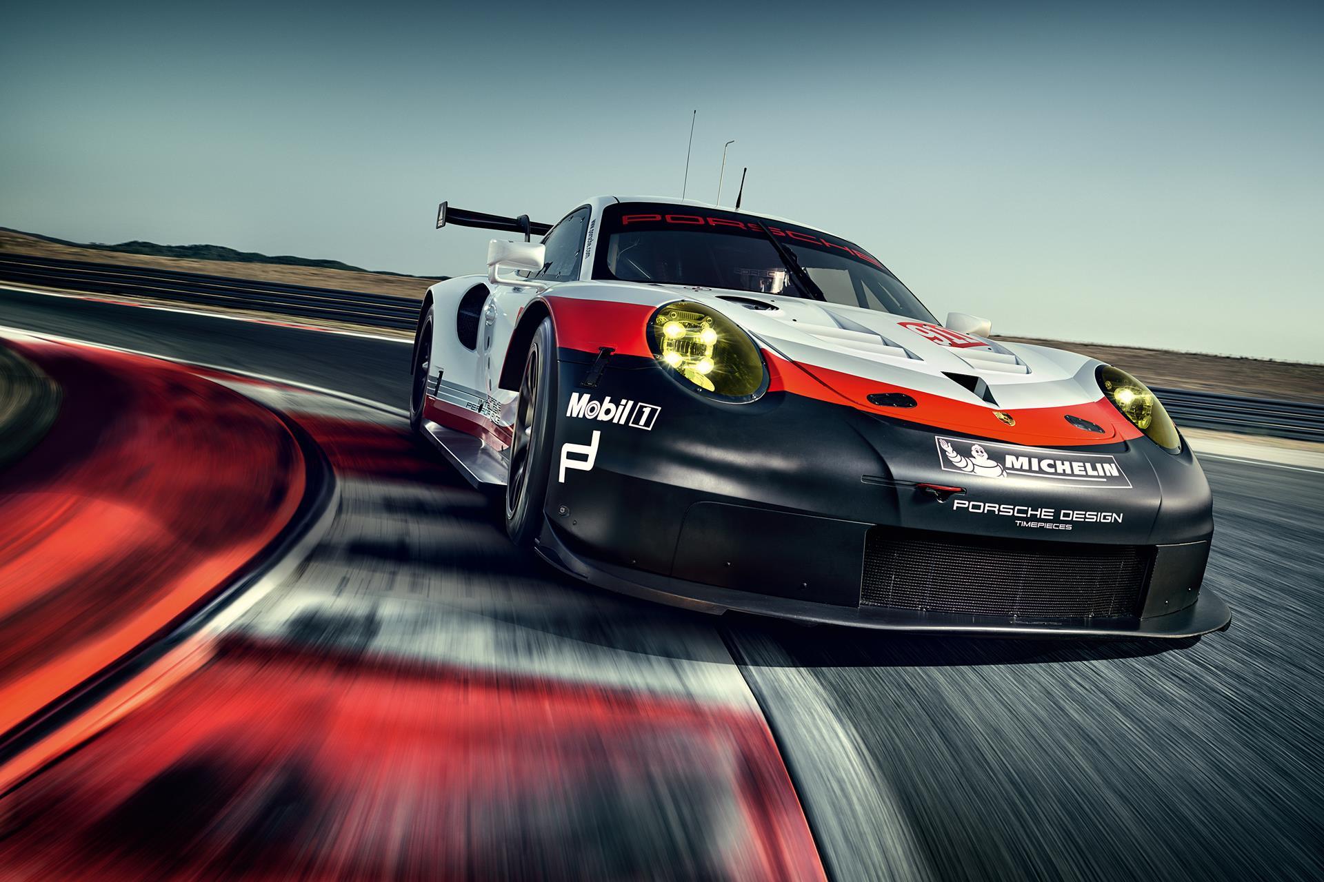 2017 Porsche 911 RSR