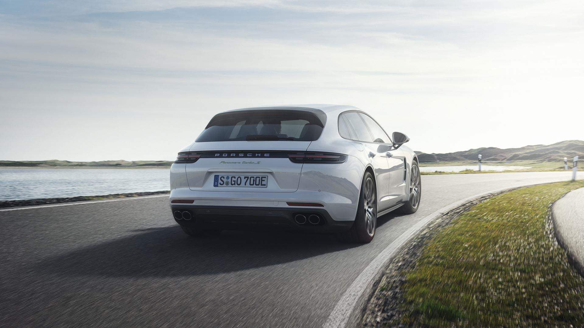 2018 Porsche Panamera Turbo S E-Hybrid Sport Turismo