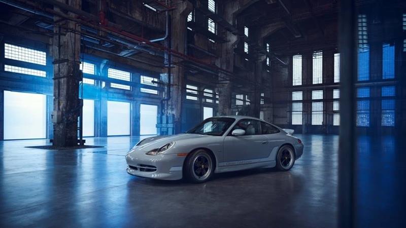 Porsche 911 Classic Club Coupe Supercar Information