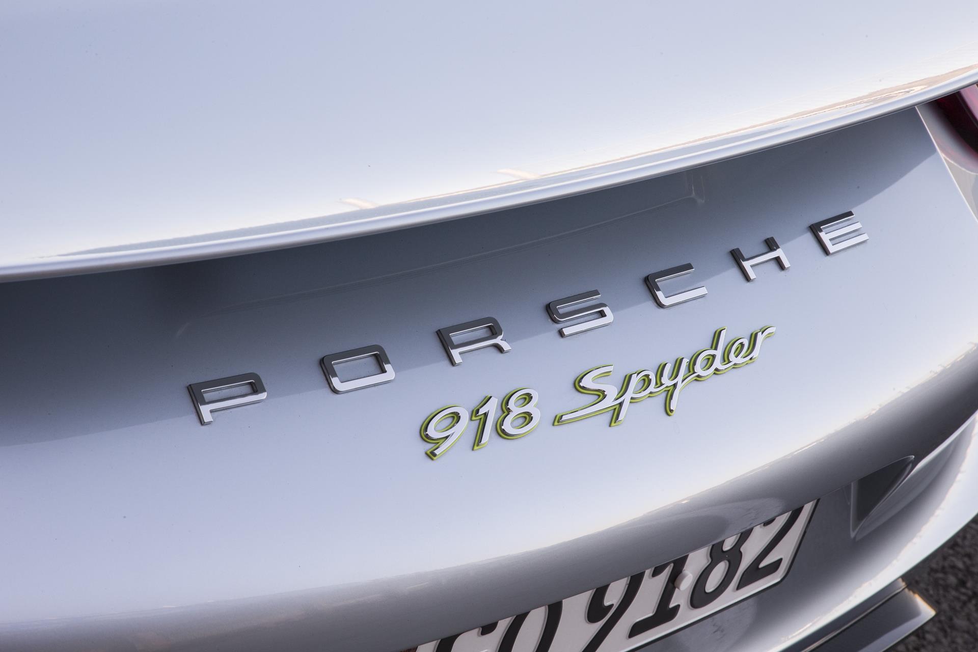 2016 Porsche 918 Spyder