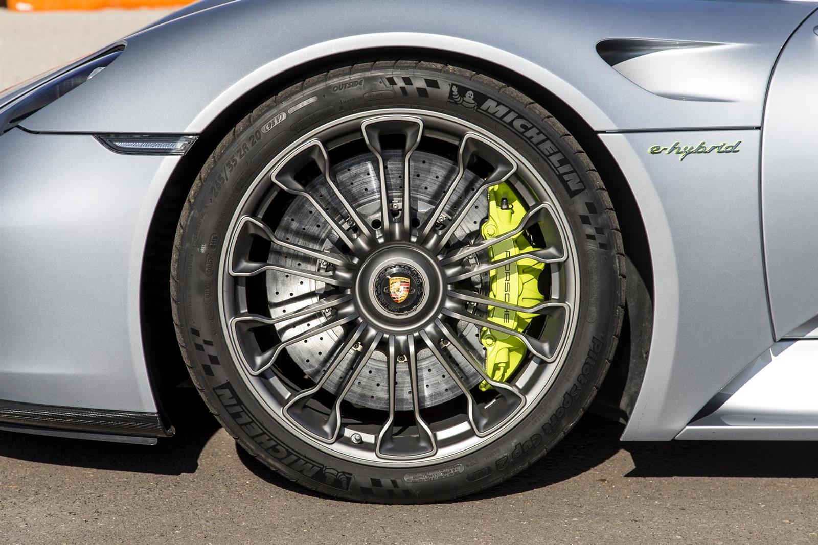 2016 Porsche 918 Spyder