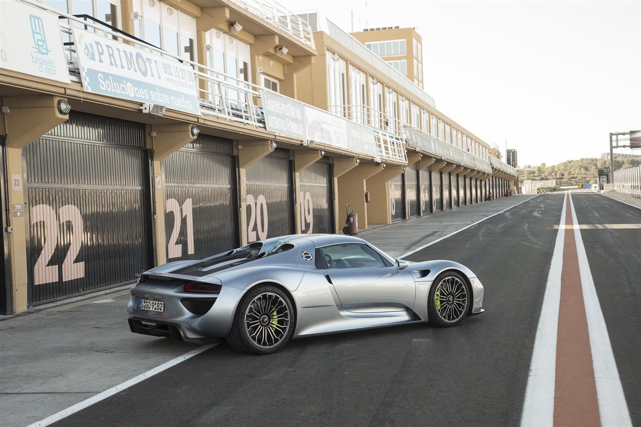 2016 Porsche 918 Spyder