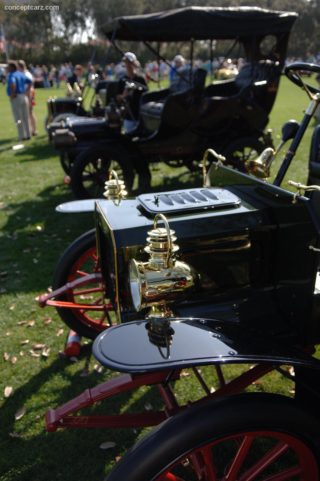 1905 REO Model B background image