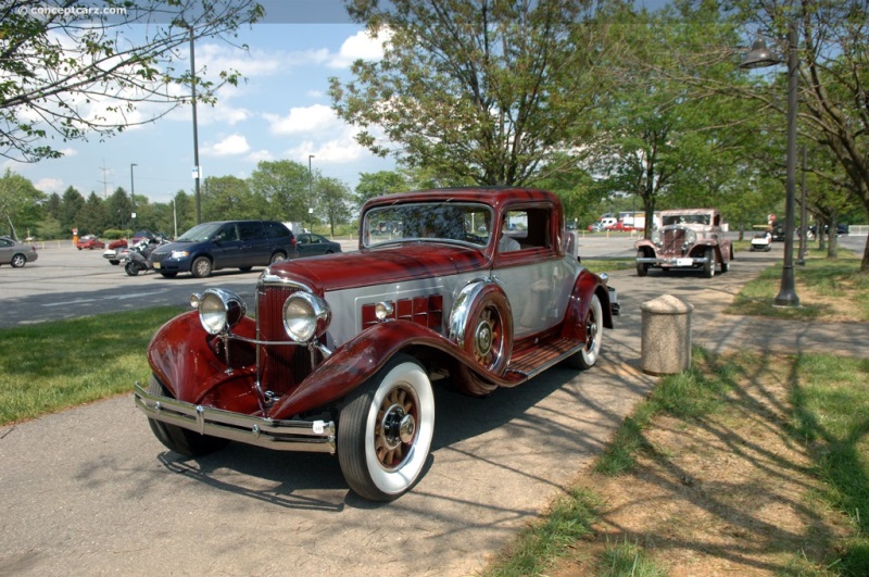 1932 REO 8-35 Royale