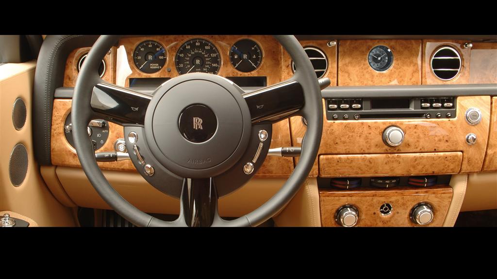[Image: 2012-Rolls-Royce-Phantom-Luxury-i01-1024.jpg]