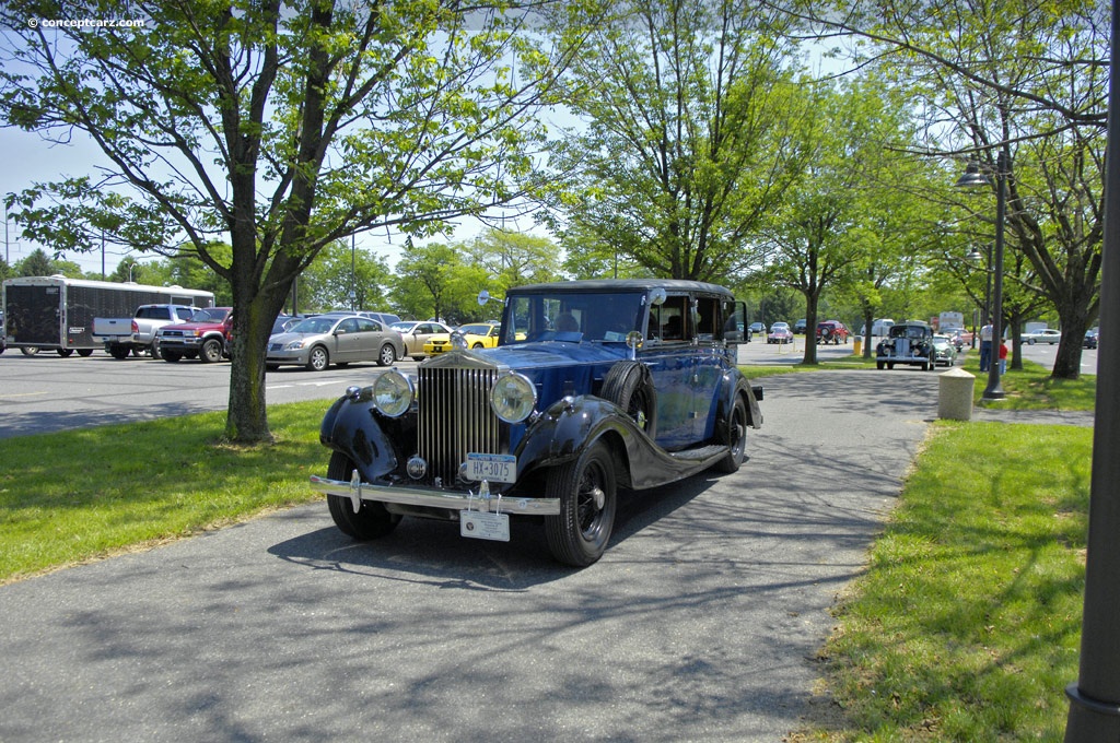 1938 Rolls-Royce Phantom III background image