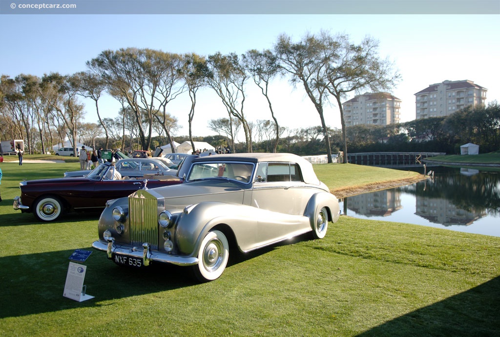 1957 Rolls-Royce Silver Wraith background image